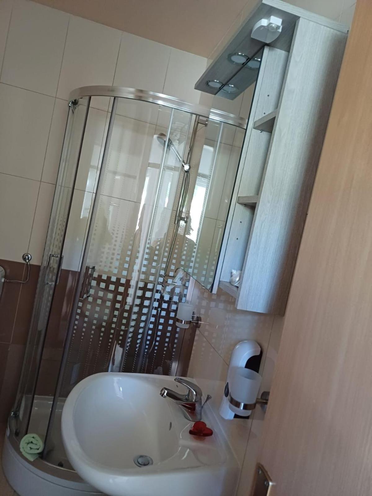 Ambiente Apartment Ясенице Екстериор снимка