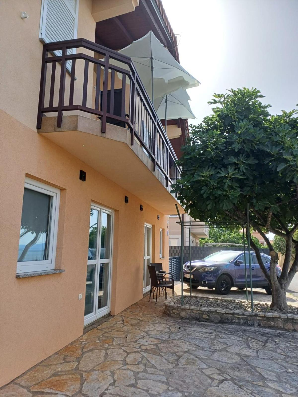 Ambiente Apartment Ясенице Екстериор снимка