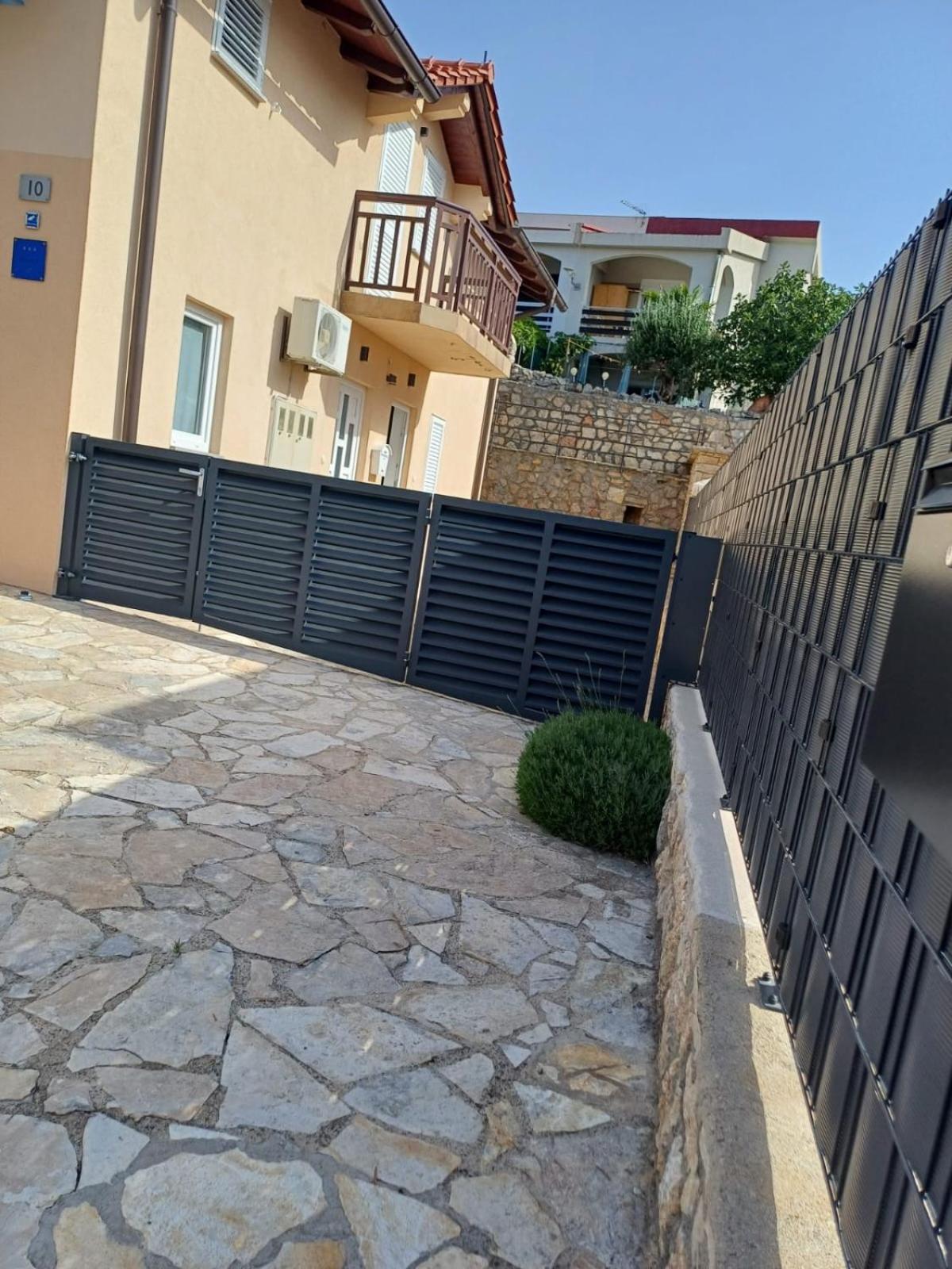 Ambiente Apartment Ясенице Екстериор снимка