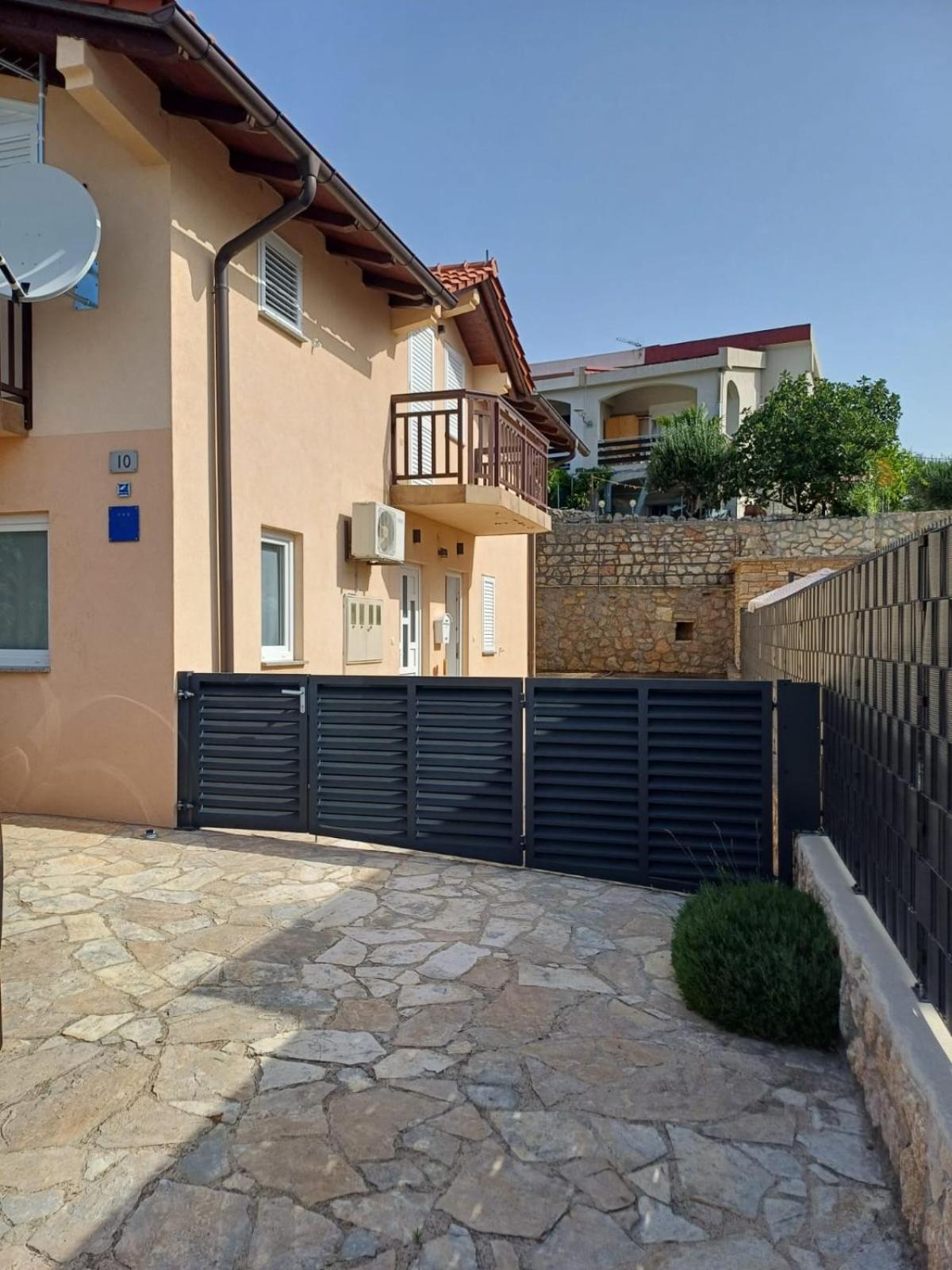 Ambiente Apartment Ясенице Екстериор снимка